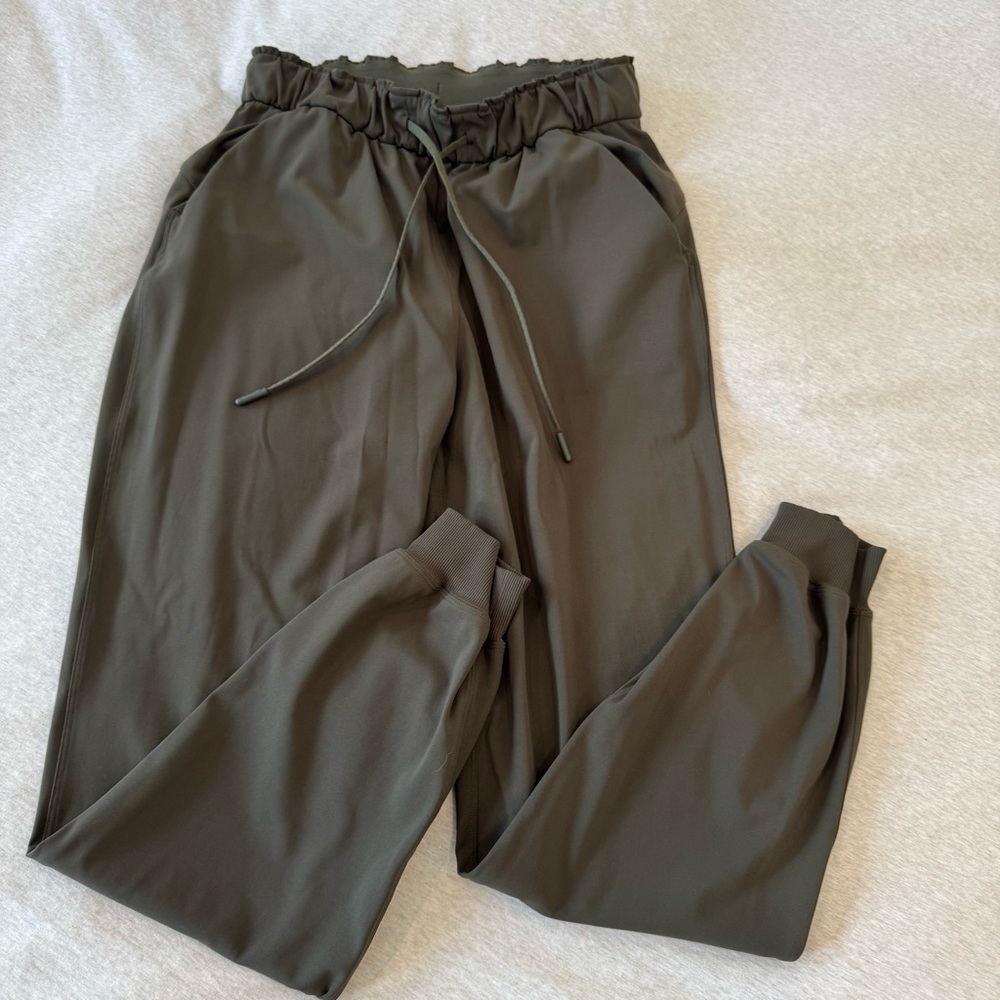 Lululemon Stretch High-Rise Jogger